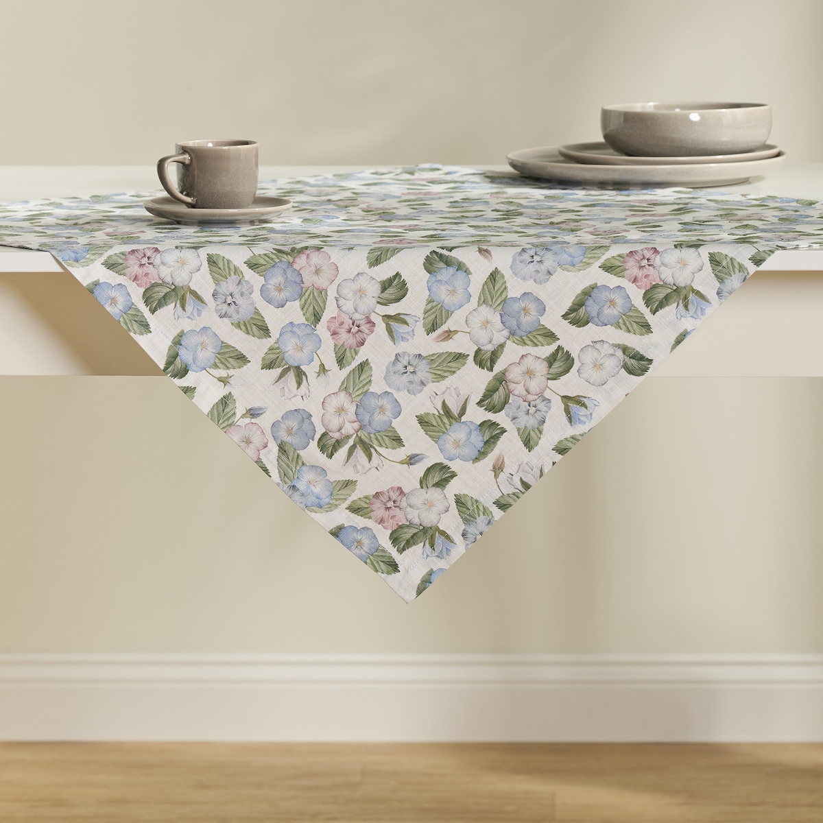 Serweta z nadrukiem Pansiso 80x80 cm z motywem kwiatowym