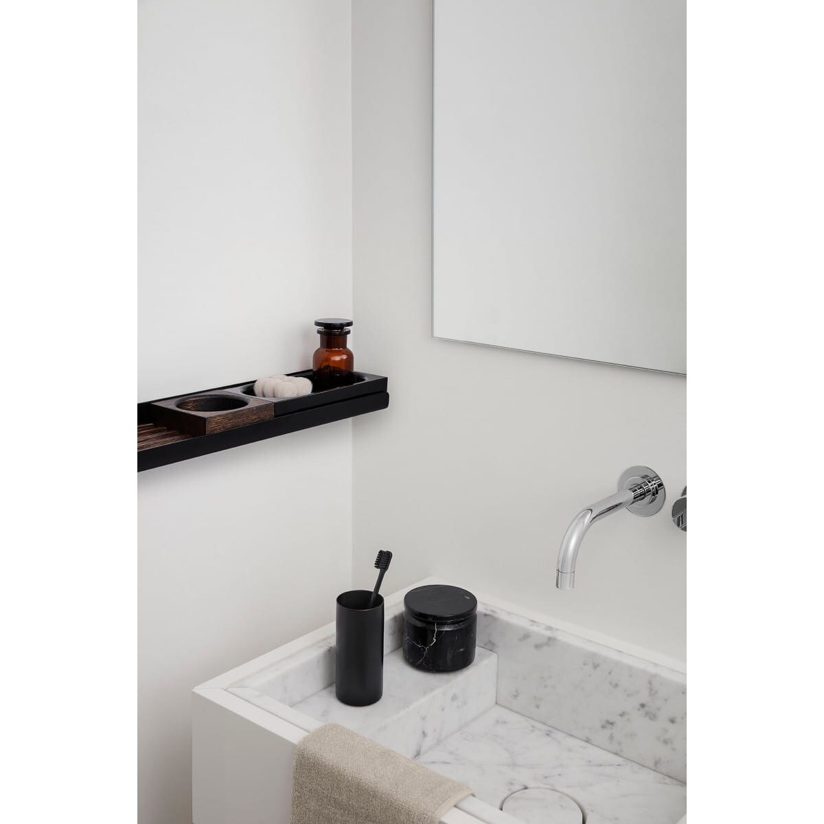 Podstawka akrylowa MODO, 20 x 10 x 4cm, Blomus