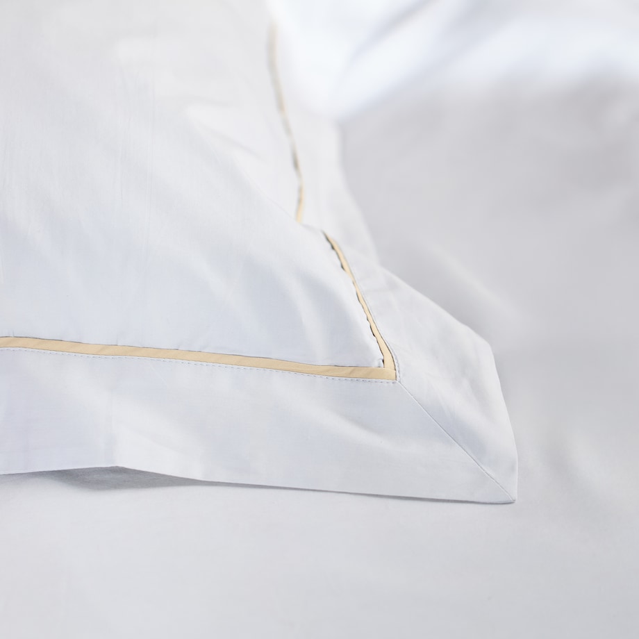 Jednokolorowa pościel z perkalu z lamówką Perlamo 140x200 cm