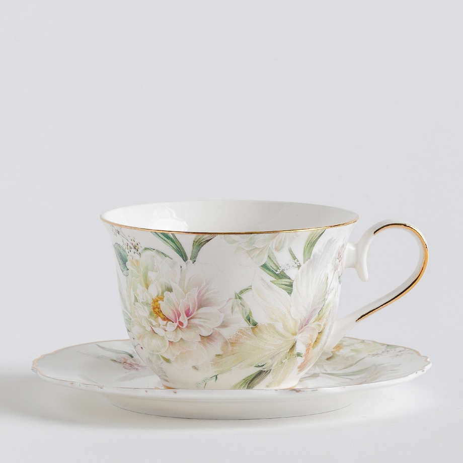 Filiżanka Ze Spodkiem Puja