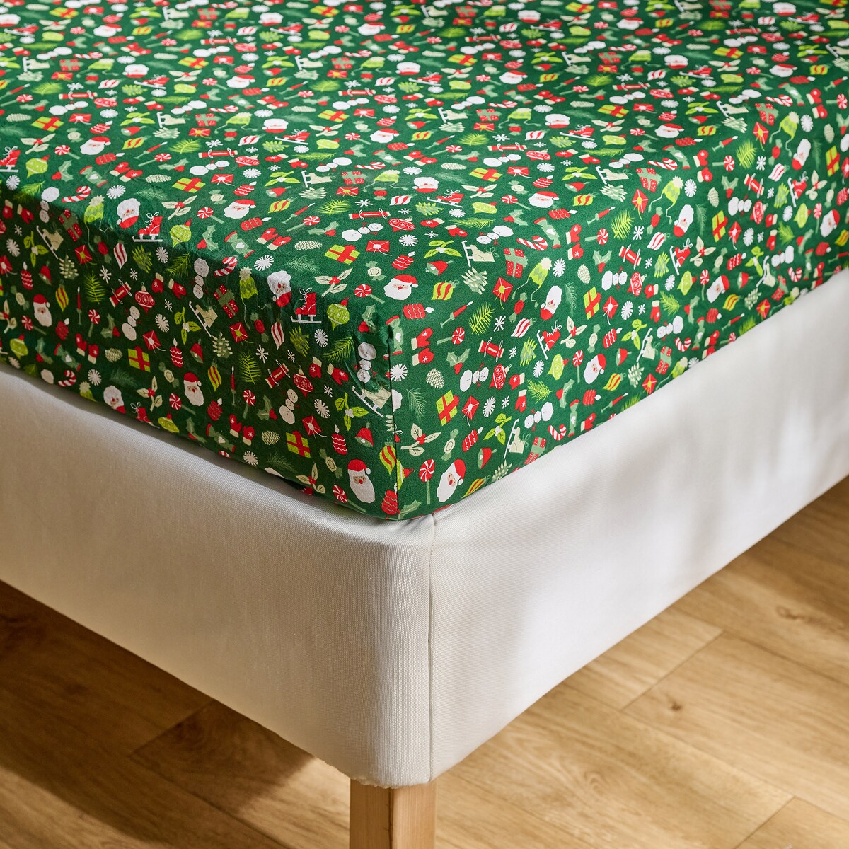 Prześcieradło Z Gumką Festio 160x200 cm z motywem mikołaja