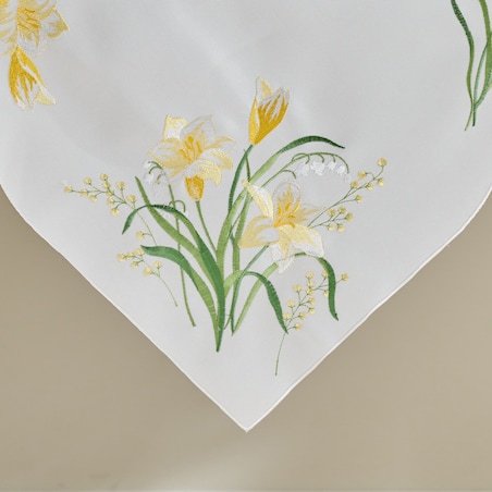 Serweta Haftowana Dafodil 80x80 cm z motywem kwiatowym