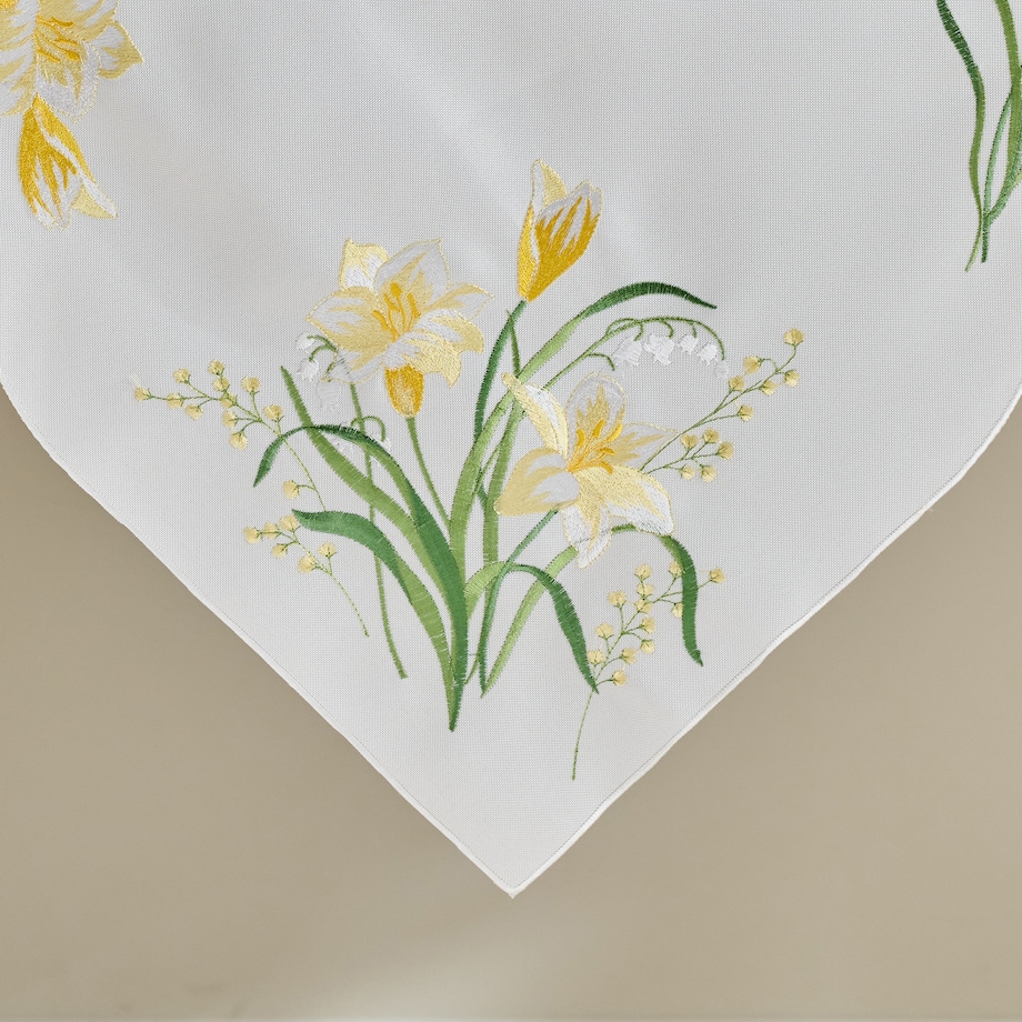 Serweta Haftowana Dafodil 80x80 cm z motywem kwiatowym