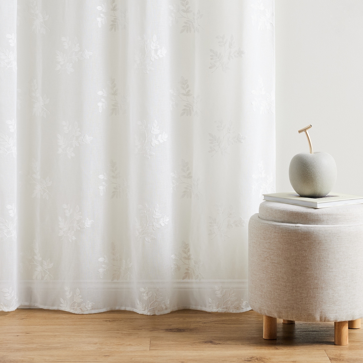 Firana Sirco 140x250 cm z wzorem kwiatowym