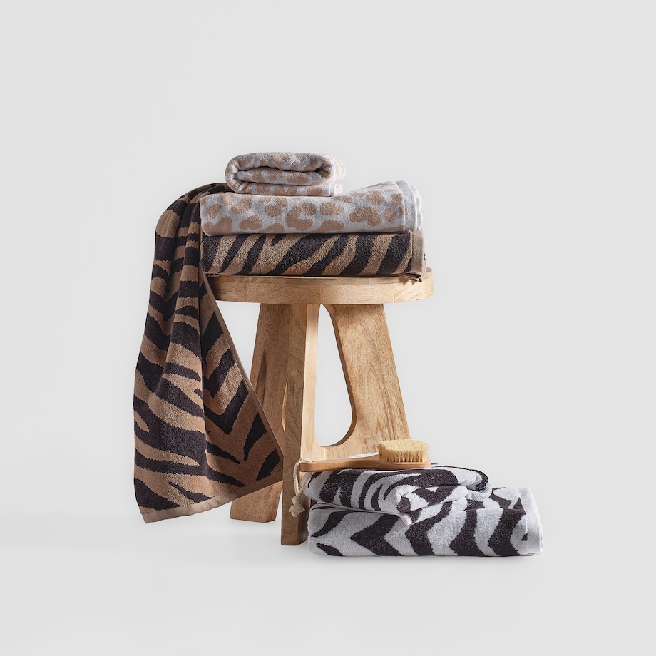 Ręcznik Panther 70x130 cm z motywem zwierzęcym