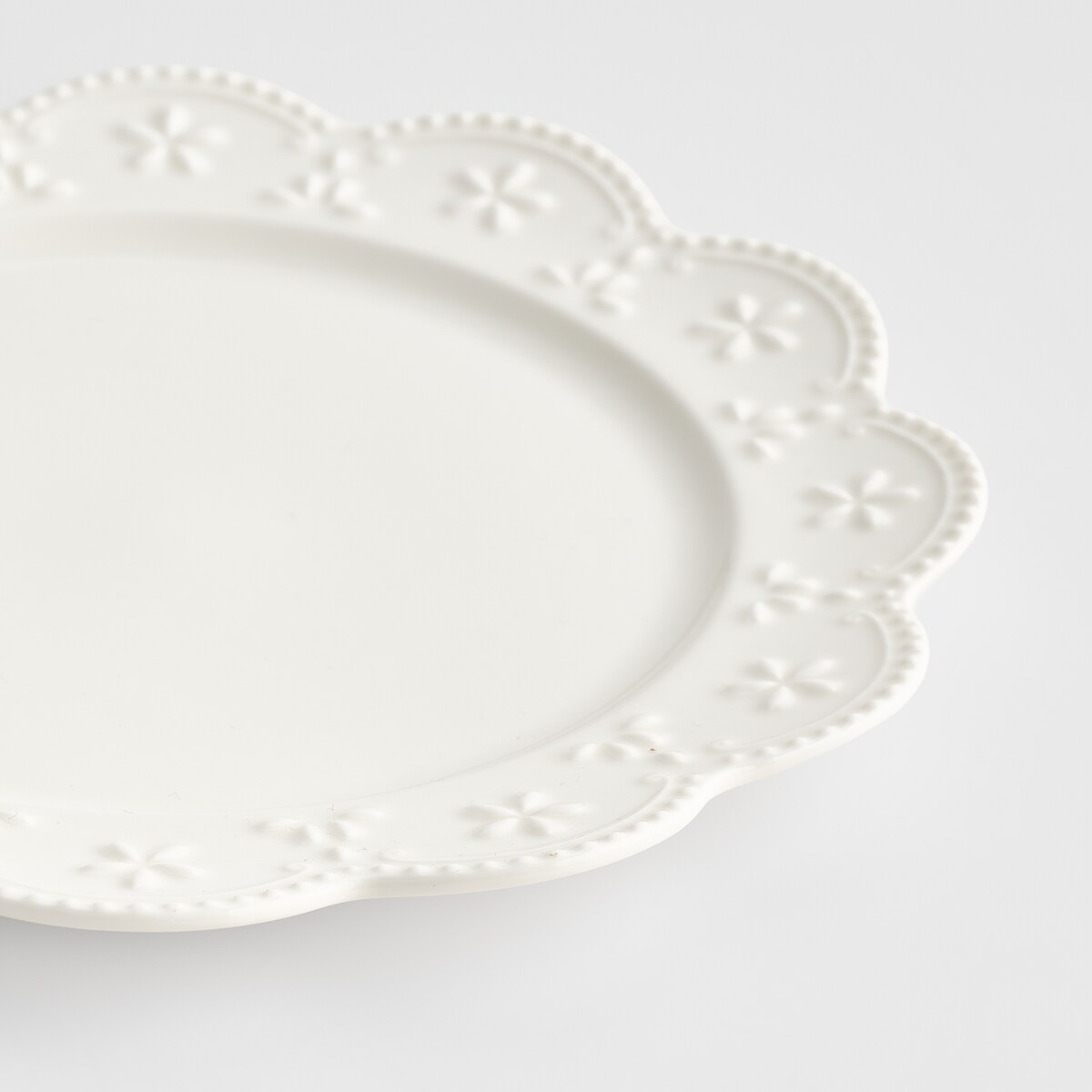 Talerz Deserowy Lace z motywem kwiatowym