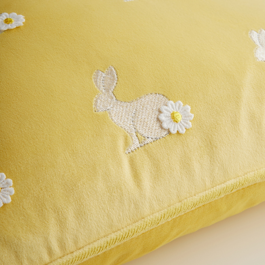 Poszewka Haftowana Hopspring 45x45 cm z motywem królika