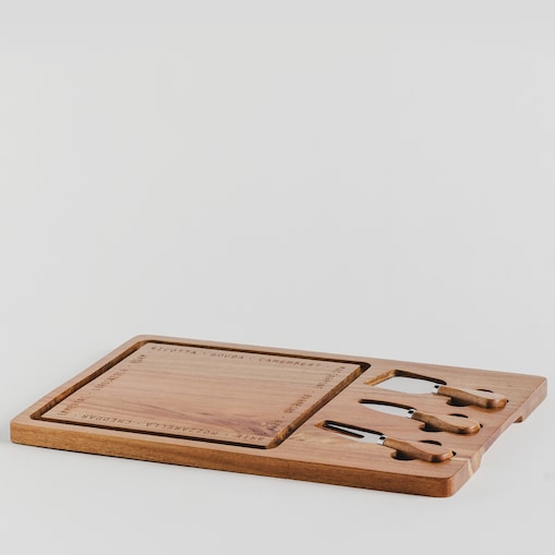 Deska z akacji Queso Grandos do krojenia lub serwowania z motywem napisów