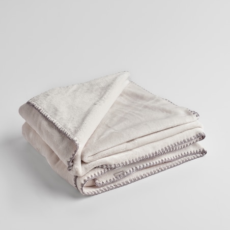 Jednokolorowy koc z wiskozą Maresa 150x200 cm