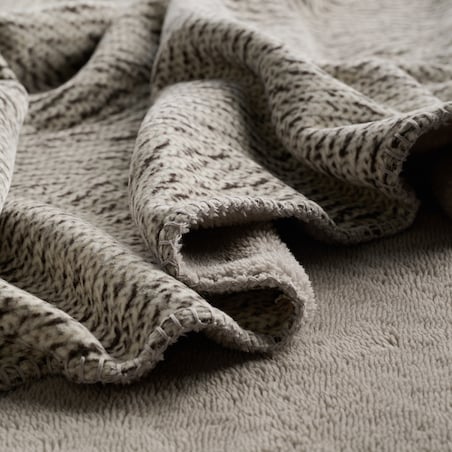 Jednokolorowy koc żakardowy Oseo 180x220 cm