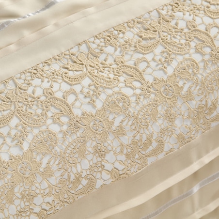 Pościel ze zdobieniem haftowanym Jasme 160x200 cm z motywem roślinnym