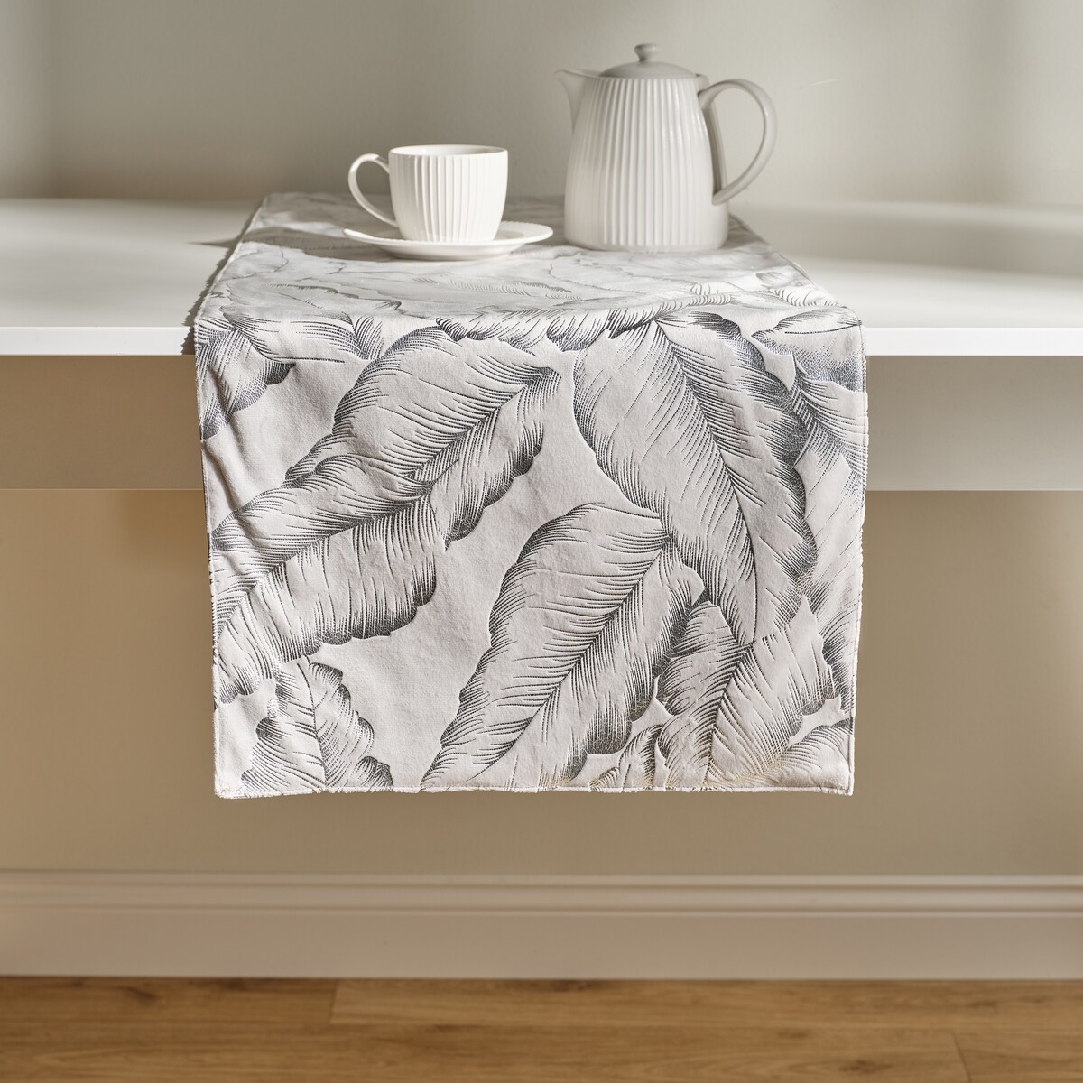 Bieżnik Welwetowy Foglare 40x180 cm z motywem liściastym