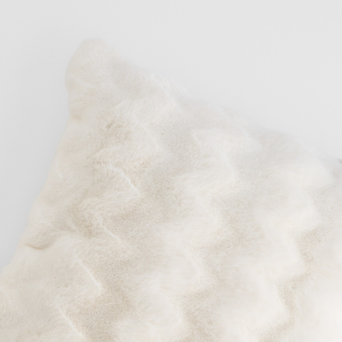 Poszewka Futrzana Pilora 45x45 cm z motywem geometrycznym