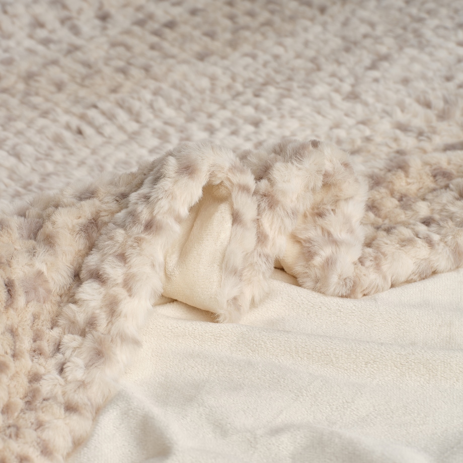 Jednokolorowa futrzana narzuta na łóżko Siman 180x220 cm