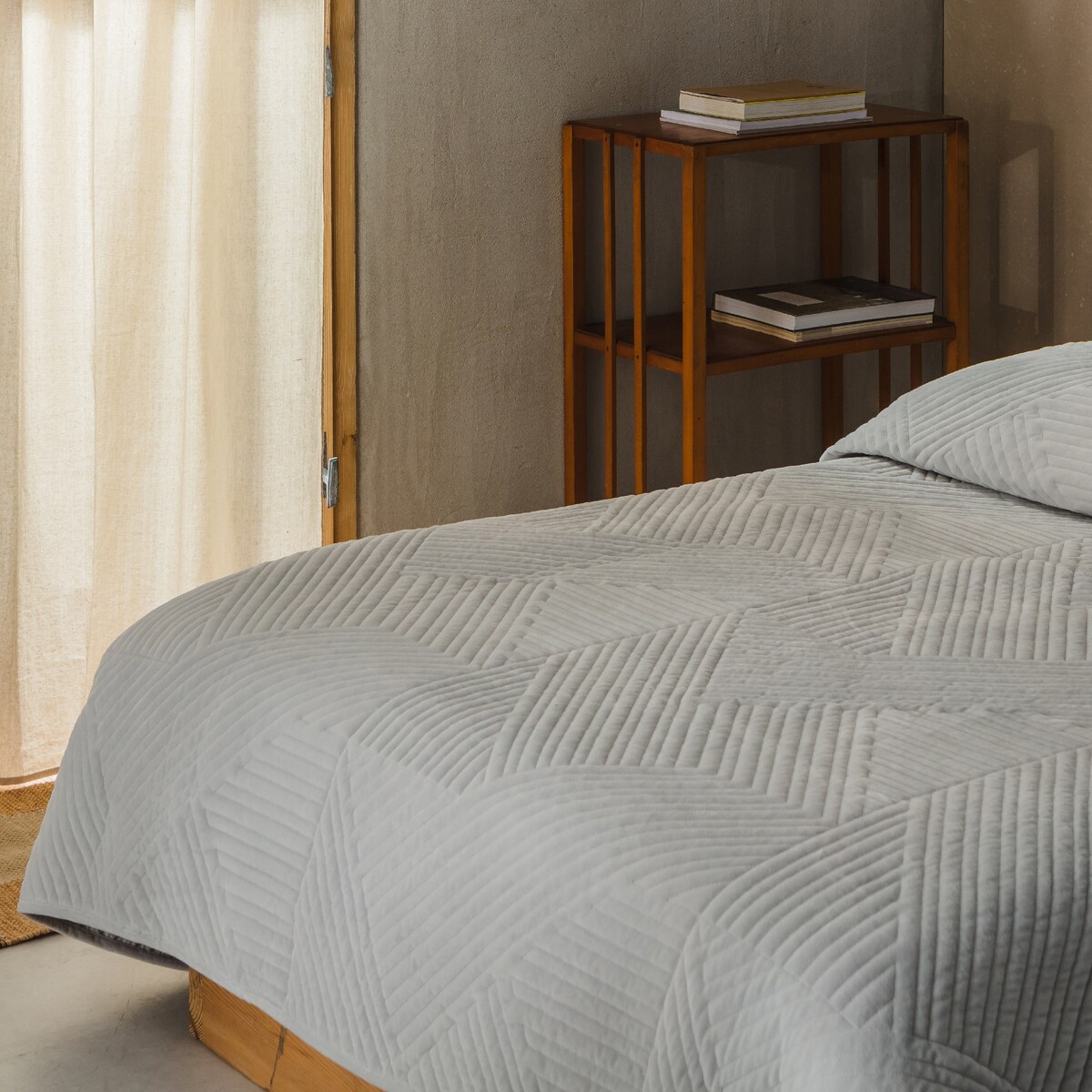 Narzuta Welwetowa w Przeszywany Geometryczny Wzór Minister 240x260 cm w paski