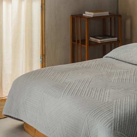 Narzuta Welwetowa w Przeszywany Geometryczny Wzór Minister 240x260 cm w paski