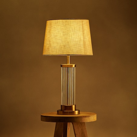 lampa stołowa ze szklaną podstawą transparent