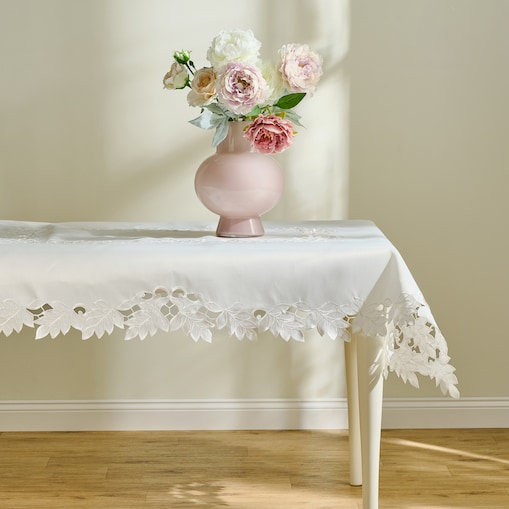 Obrus Haftowany Corila 148x220 cm