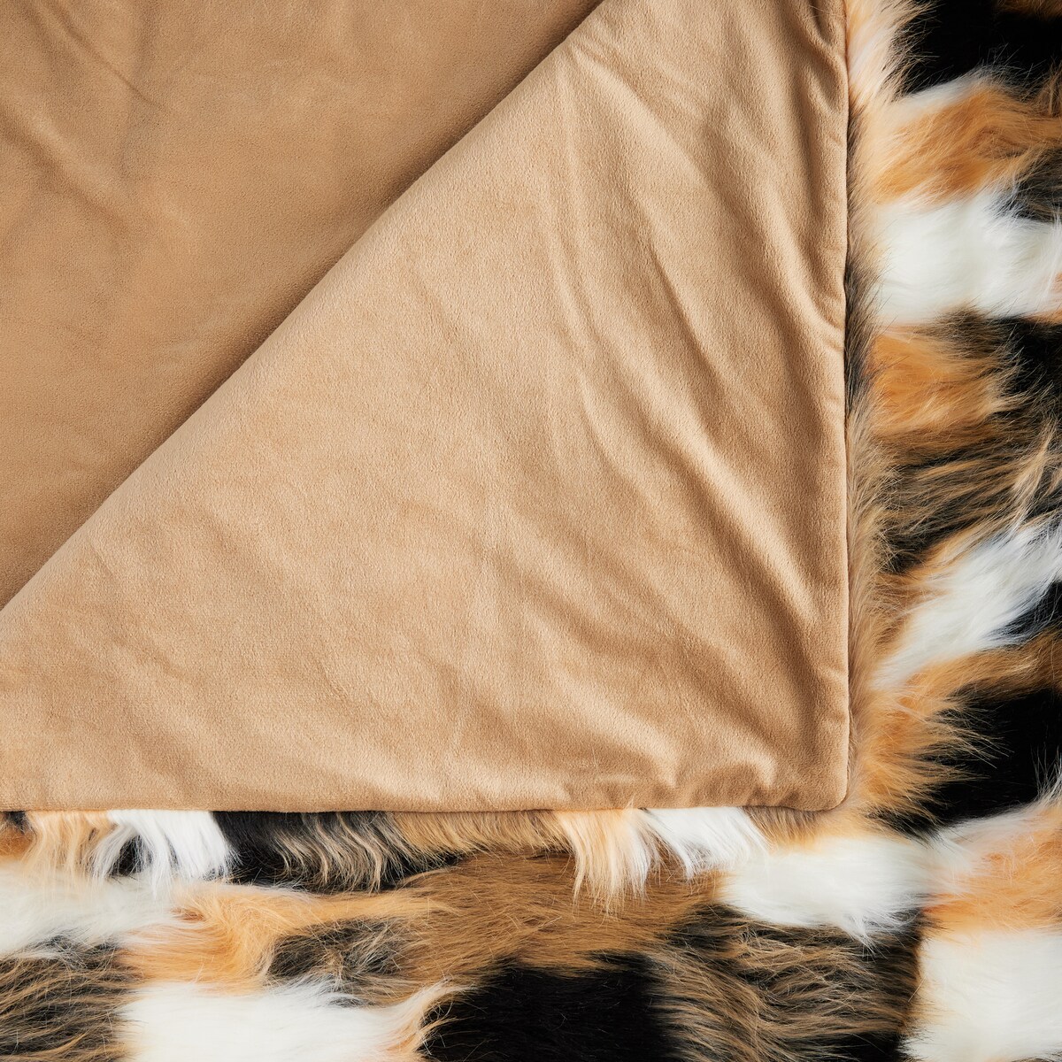 Narzuta Futrzana Nagrella 180x220 cm z motywem zwierzęcym