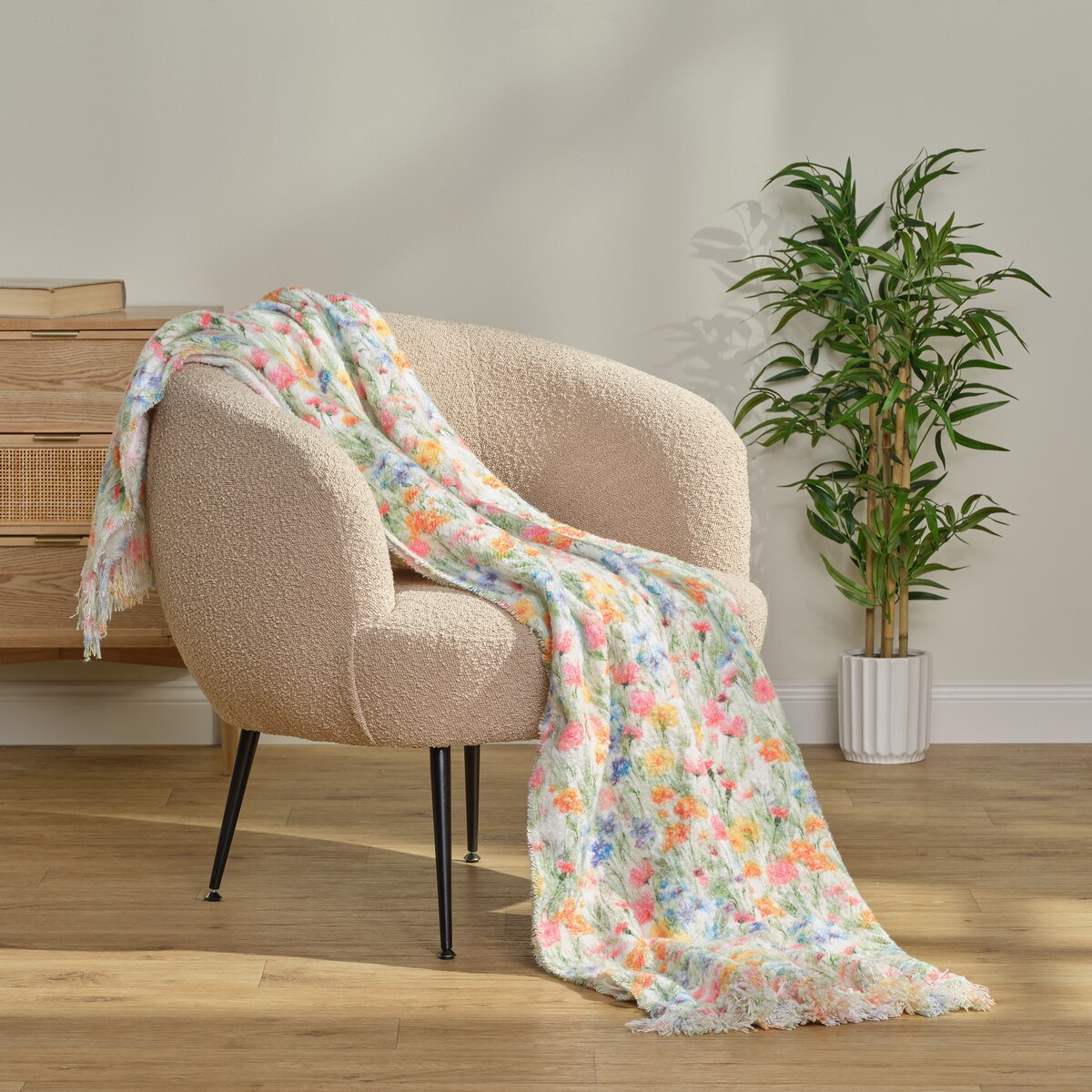 Wzorzysty koc Erfe 130x170 cm z wzorem kwiatowym