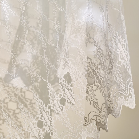 Firana haftowana Bella 140x250 cm z motywem arabeski