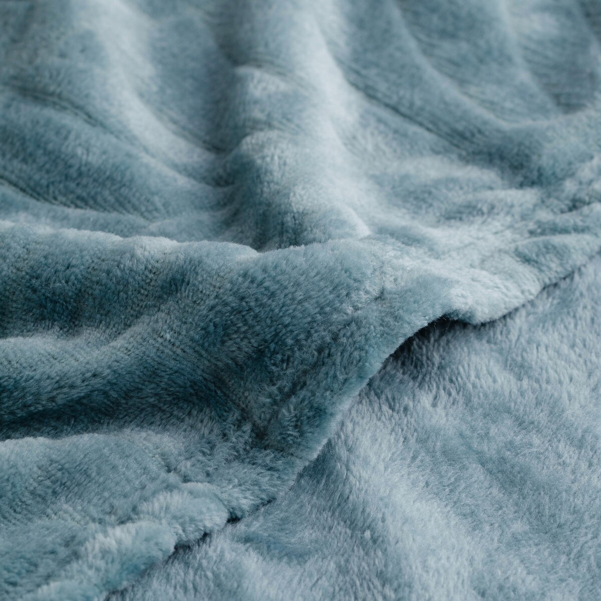 Jednokolorowy koc z wytłoczonym wzorem Leafline 150x200 cm