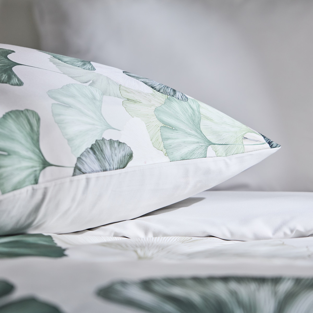 Komplet pościeli z mikrofibry Leander 200x220 cm z 2 poszewkami 70x80