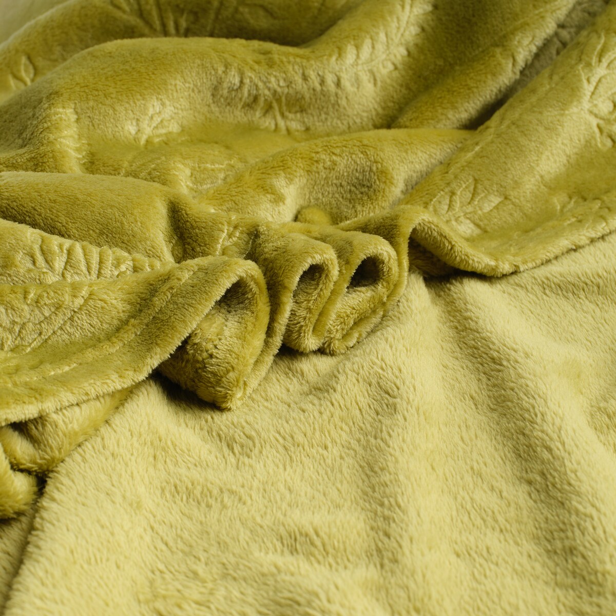 Jednokolorowy koc z wytłoczonym wzorem liściastym Yanborio 150x200 cm