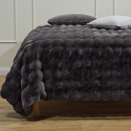 Jednokolorowa futrzana narzuta na łóżko Bares 180x200 cm