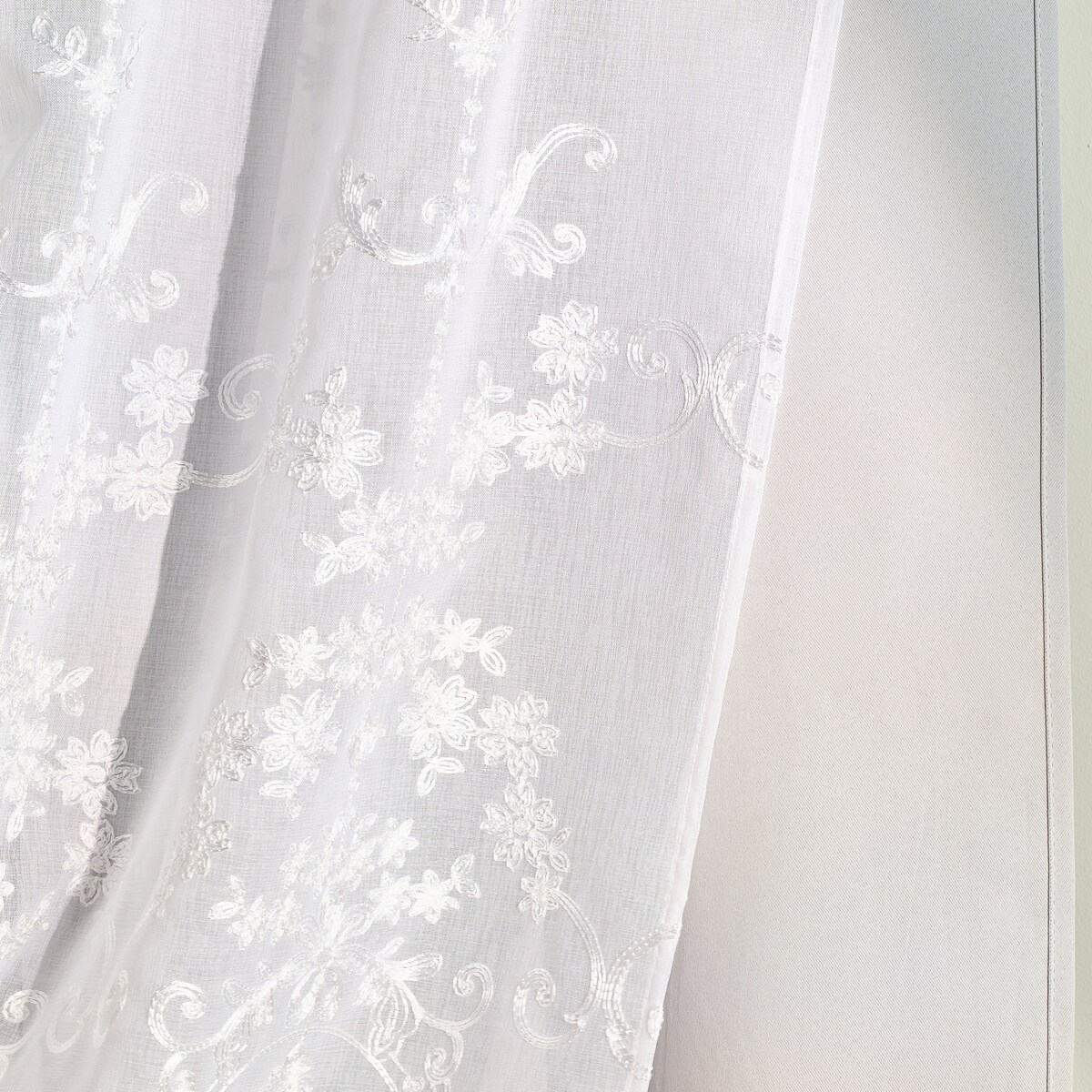 Zasłona zaciemniająca Ariela 140x250 cm z motywem arabeski