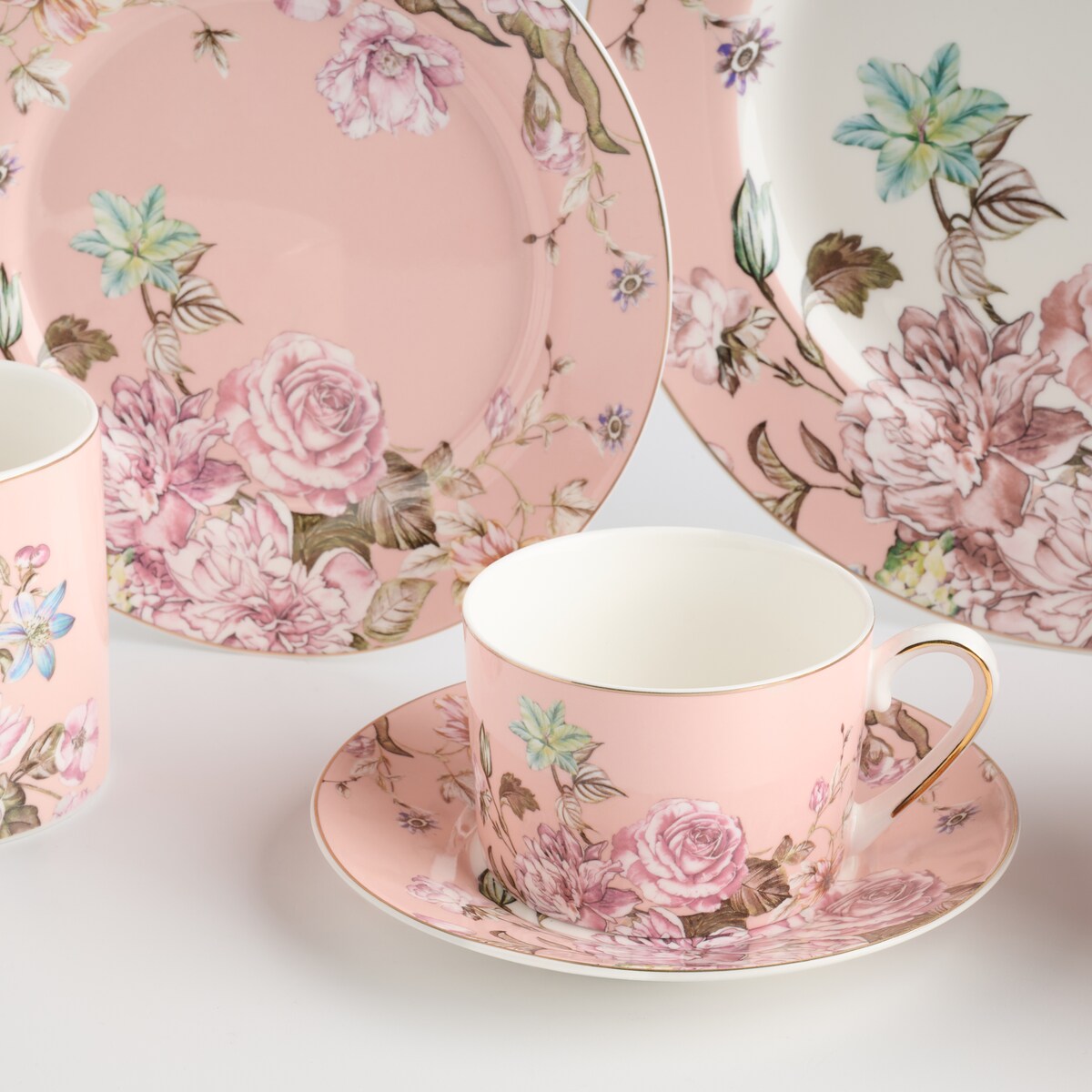 Filiżanka Ze Spodkiem Rosal z motywem kwiatowym