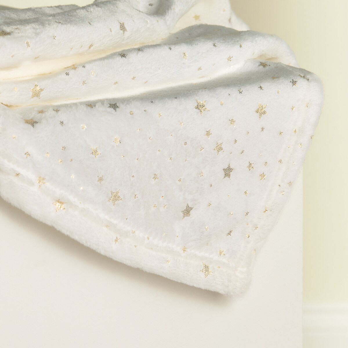 Drukowany koc Noliso 150x200 cm z motywem gwiazdy