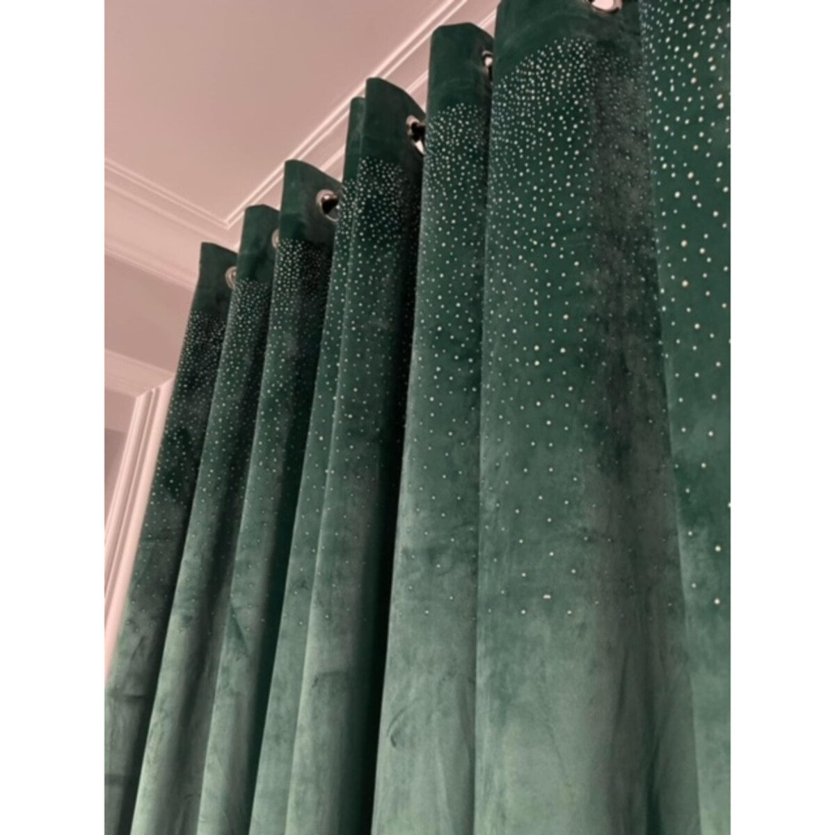 Zasłona welurowa "metor" z błyszczącą aplikacją od góry 140x250 cm przelotki | zielony