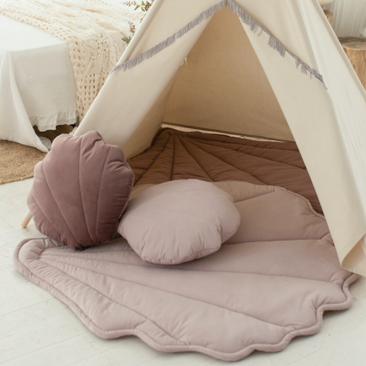 Poduszka muszelka Velvet Dusty Pink Shell