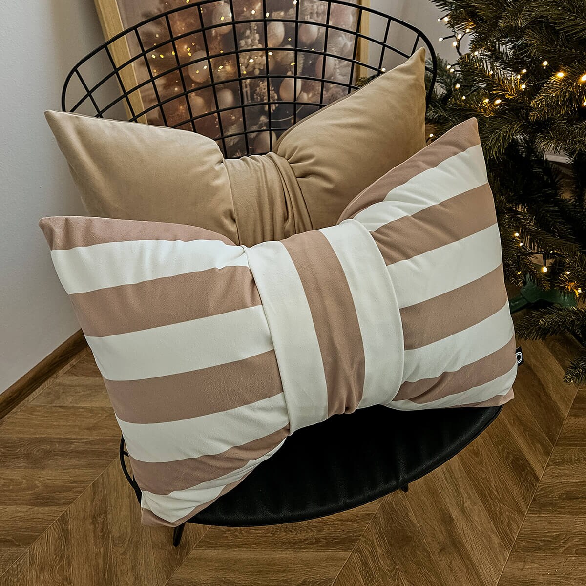 Poduszka XMAS wzór XM48 | Kokarda piaskowa 40 x 60 cm