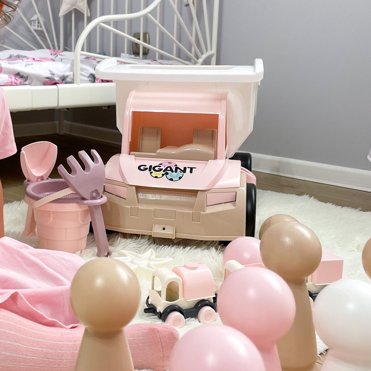 Różowa Biała Wywrotka Gigant dla Dziewczynek WADER