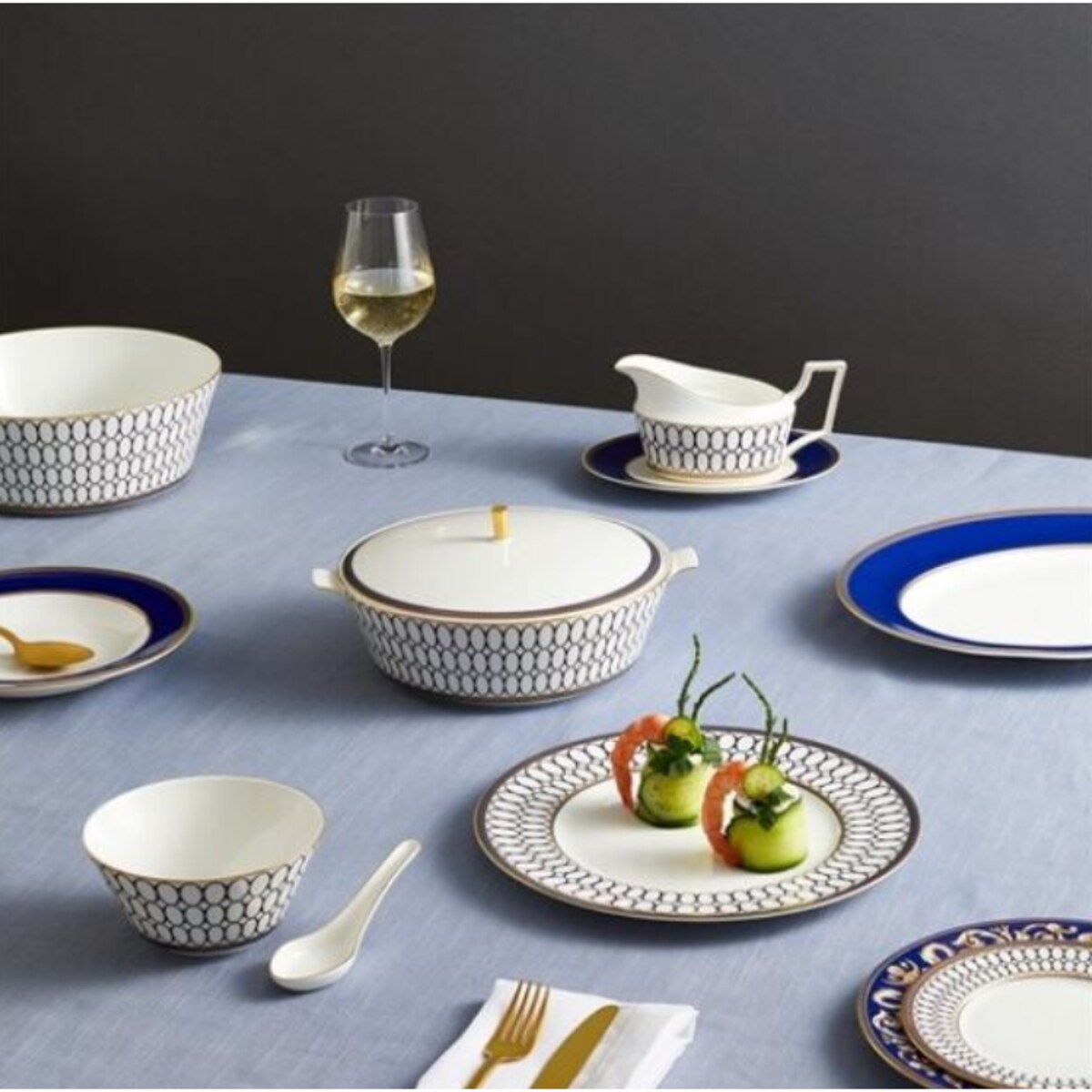 Talerz obiadowy głęboki 23 cm Renaissance Gold Wedgwood