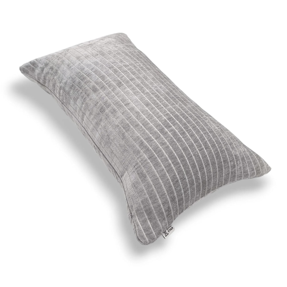 Szara poduszka dekoracyjna w prążki 30x50 Lines