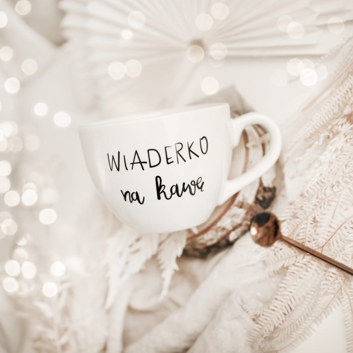 Biały Kubek Porcelanowy 500 ml - Napis Wiaderko Na Kawę dla Kawosza na Urodziny