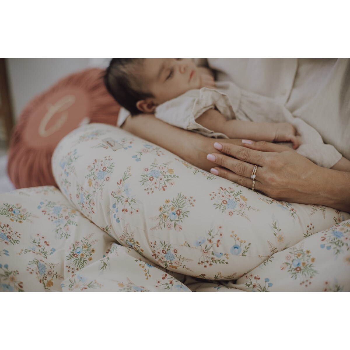 Poduszka do karmienia Blooming Meadow