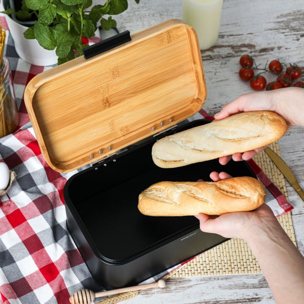 Chlebak stalowy z pokrywą bambusową pojemnik czarny KINGHOFF