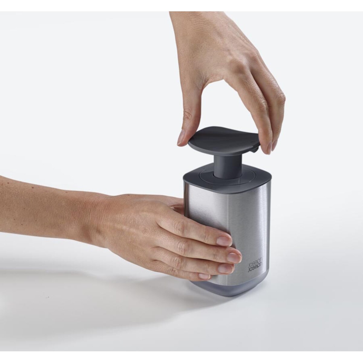 Dozownik do mydła z pompką grafitowy Presto Steel, 350 ml, Joseph Joseph