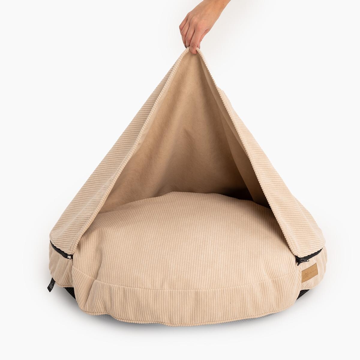 Legowisko okrągła poducha z kapturem "Pies on the beach" - Rozmiar: S