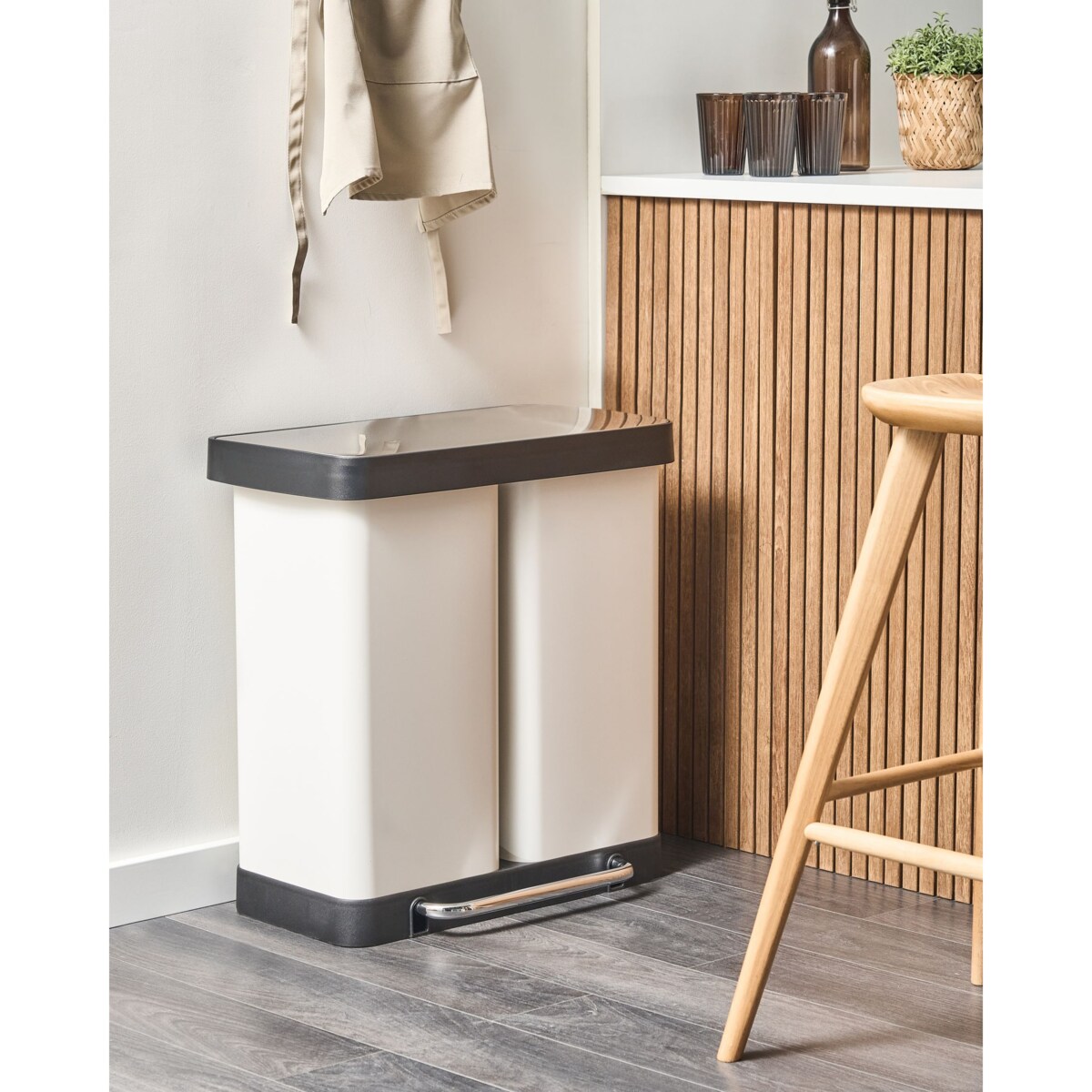 Kosz na śmieci z pedałem dwukomorowy 60 L ECOSORT Metal Biały