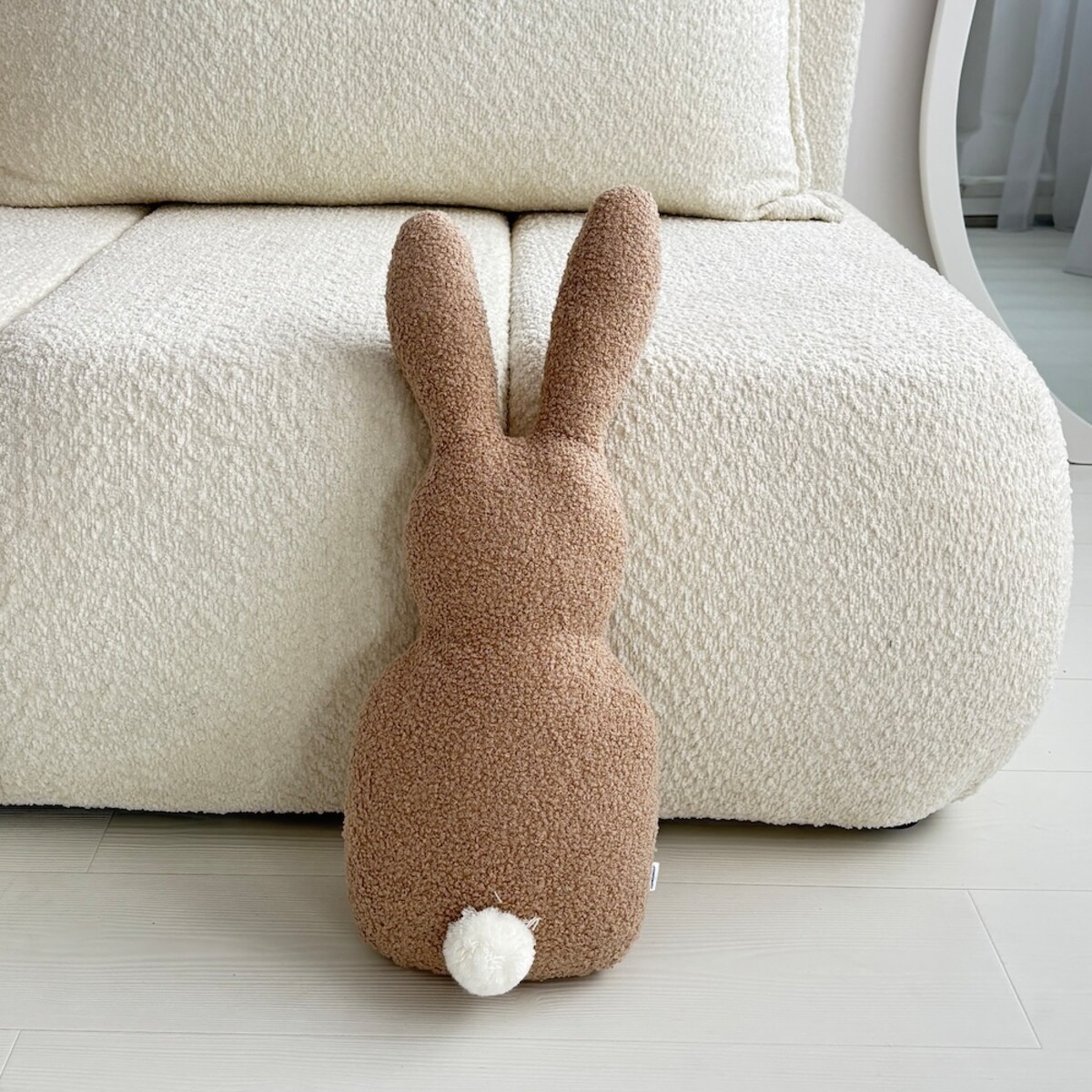 Poduszka minimalistyczny Zając boucle beżowy