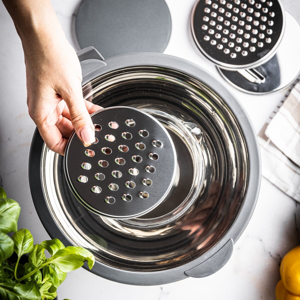 Miska kuchenna wielofunkcyjna z funkcją tarki do warzyw 24cm 5L 5 ele KINGHOFF