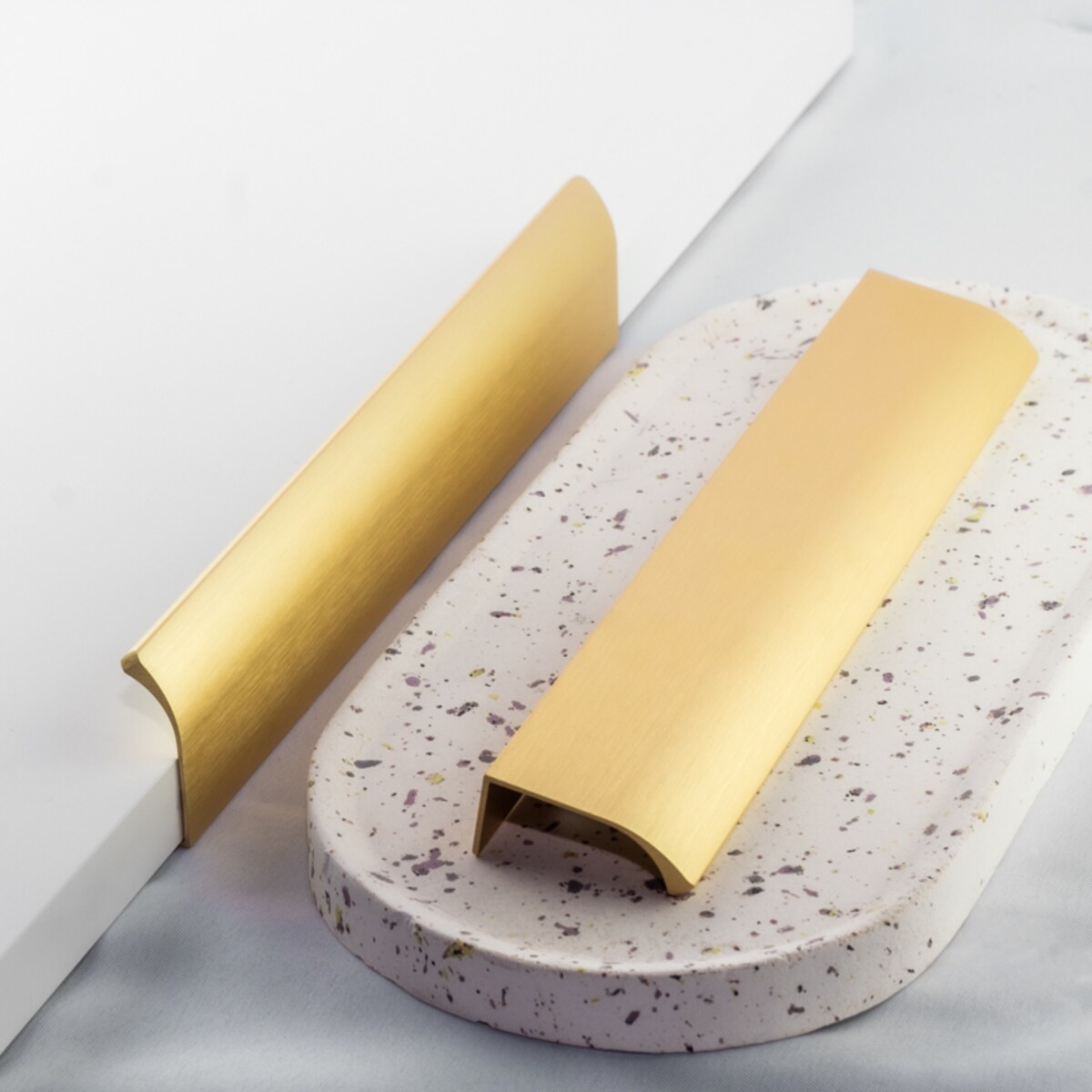 Uchwyt meblowy 160 mm mat krawędziowy złoty loft do mebli szafek i suflad