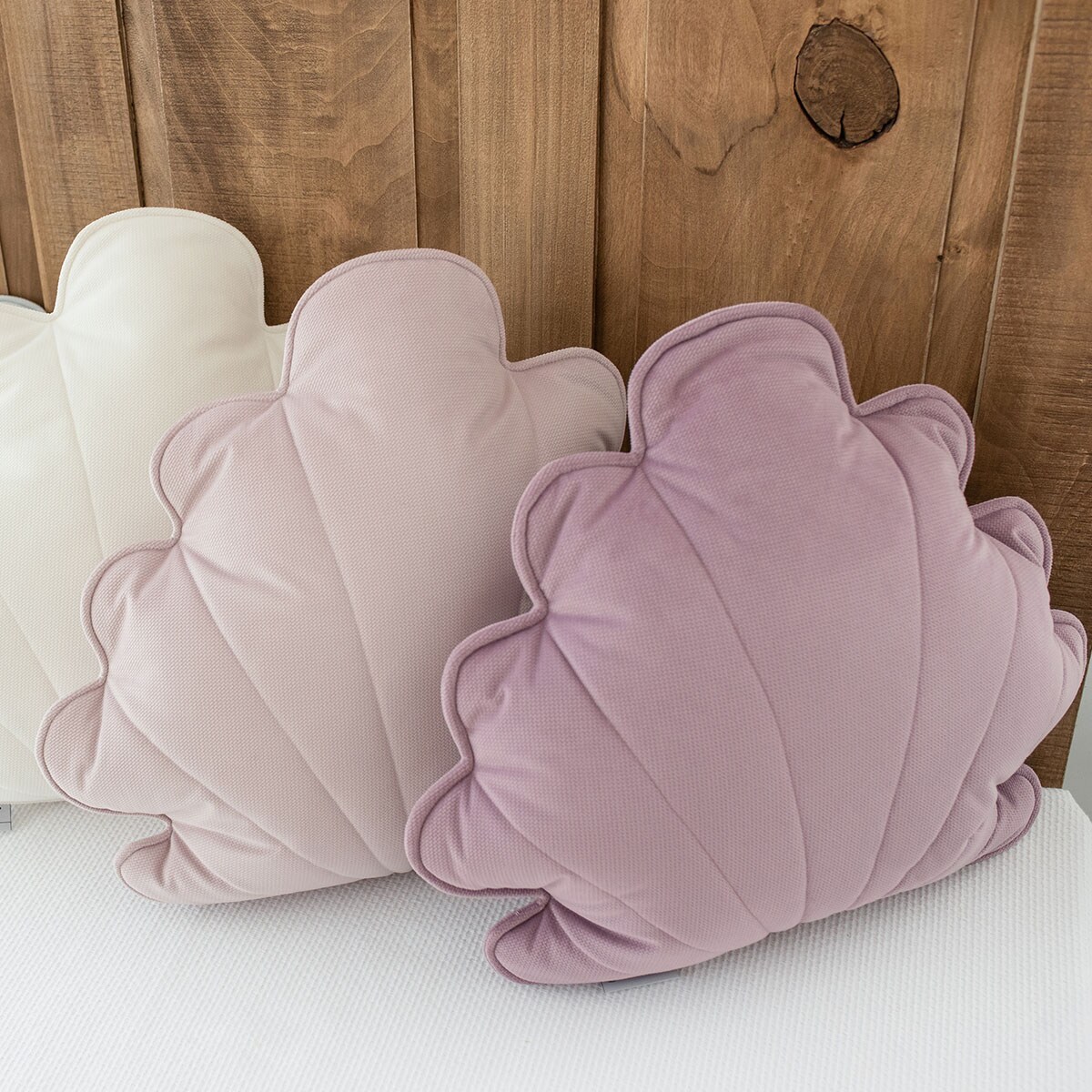 Poduszka Muszelka biała, Velvet Shell White