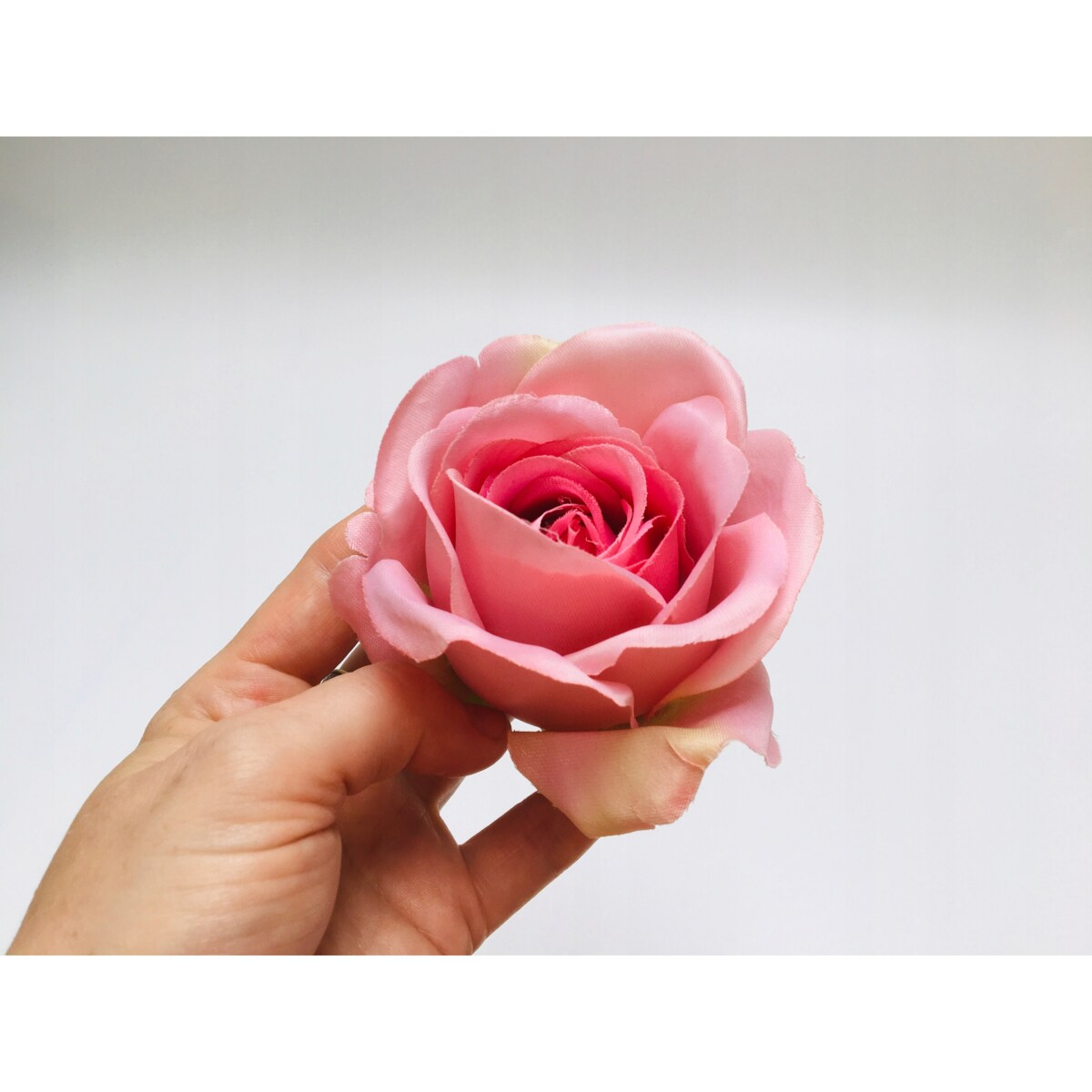 Róża sztuczna wyrobowa do wiązanek główka pąk kwiaty duża różowa stroika