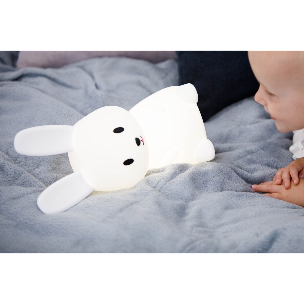 Innogio GIOrabbit Maxi Lampka Nocna LED z pilotem króliczek, 8 kolorów, ładowana